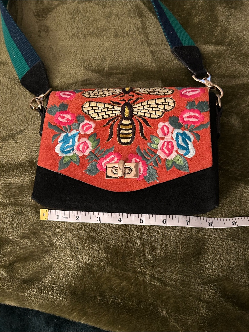 Free People Embroidered Suede Bee Crossbody Bag - Excellent Condition - Picture 12 of 13